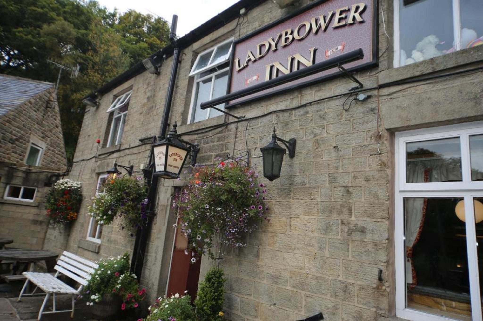 بامفورد Oyo Ladybower Inn المظهر الخارجي الصورة